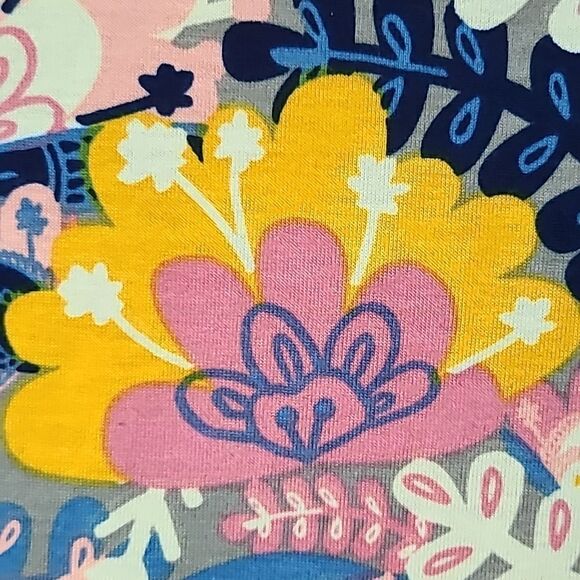 LuLaRoe Gigi Top Colorful Floral Print Fitted Tee Short Sleeve Knit Top Crewneck - Picture 4 of 10